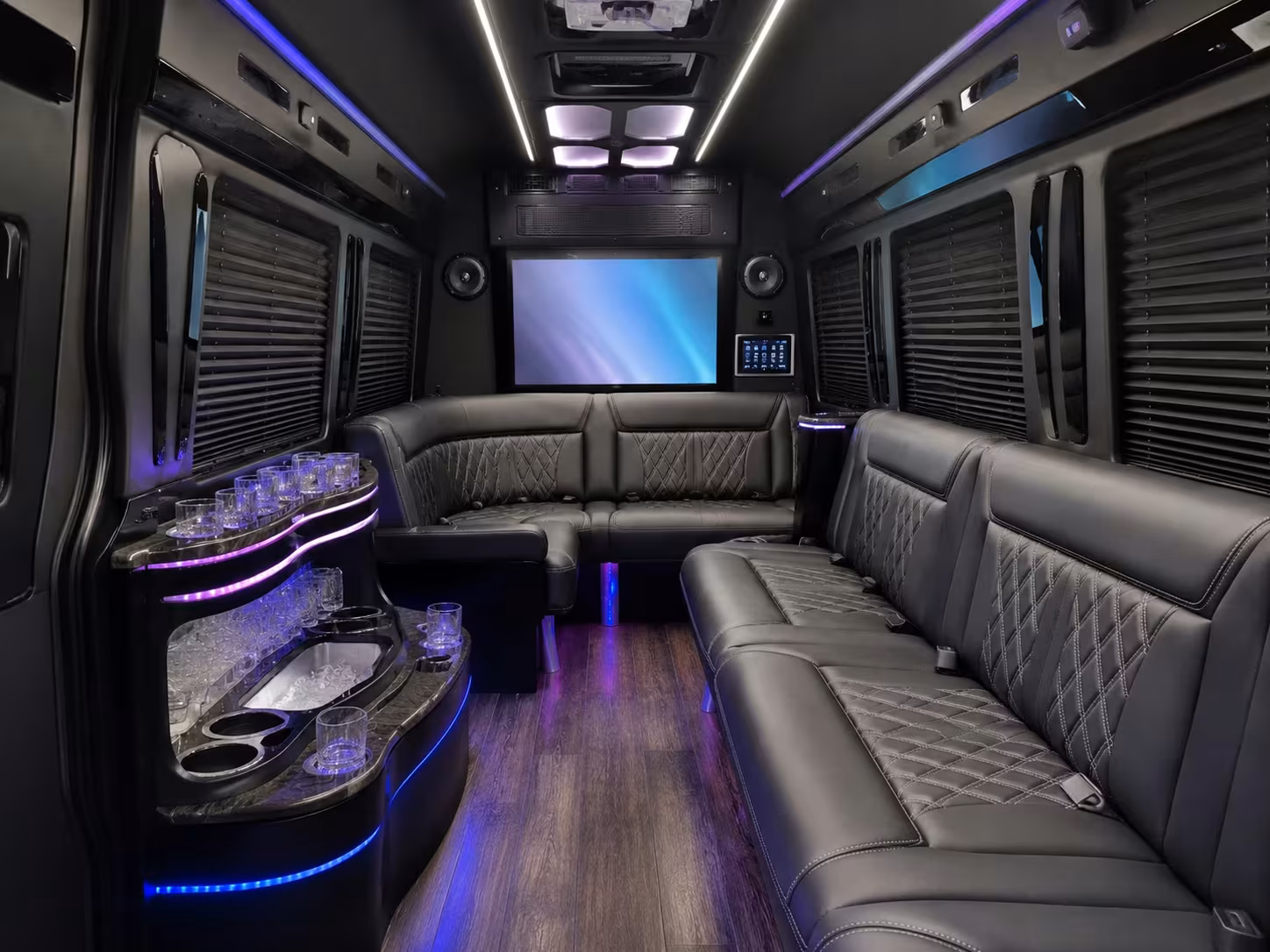 corporate and convention airport bus rentals in newport news