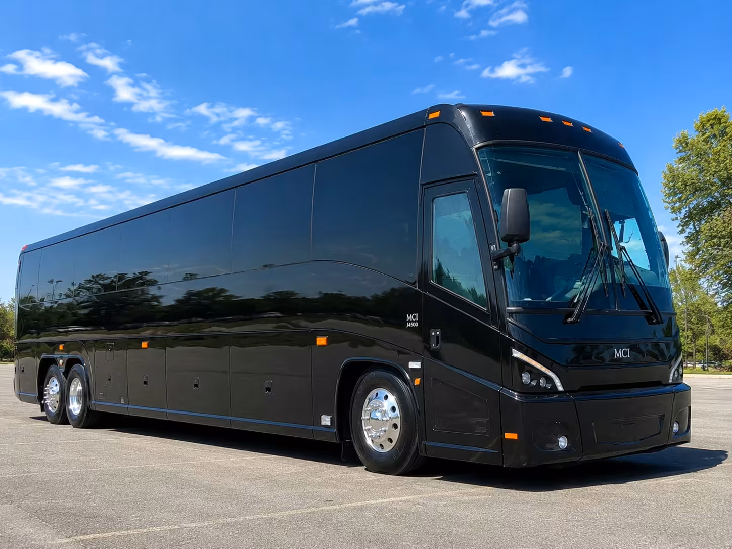 newport news minibus rentals for cnu athletics events