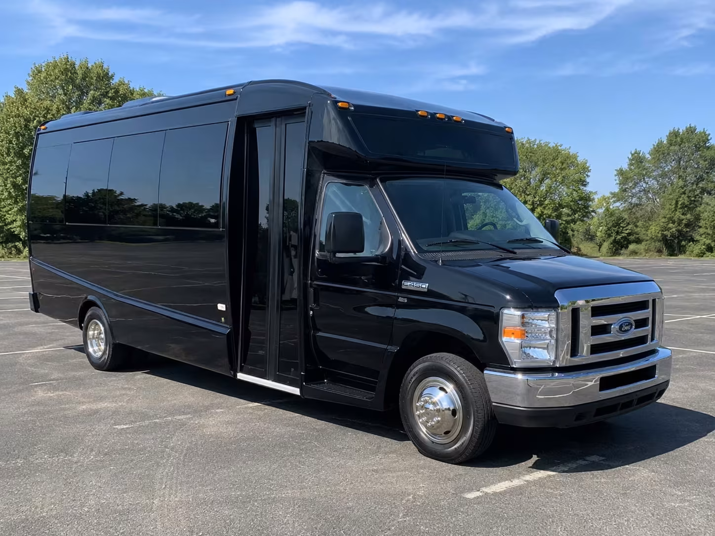 newport news minibus rentals for shipbuilding career field trips